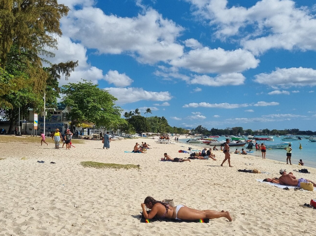 Plage de Trou aux Biches-卓欧毕雪必去景点
