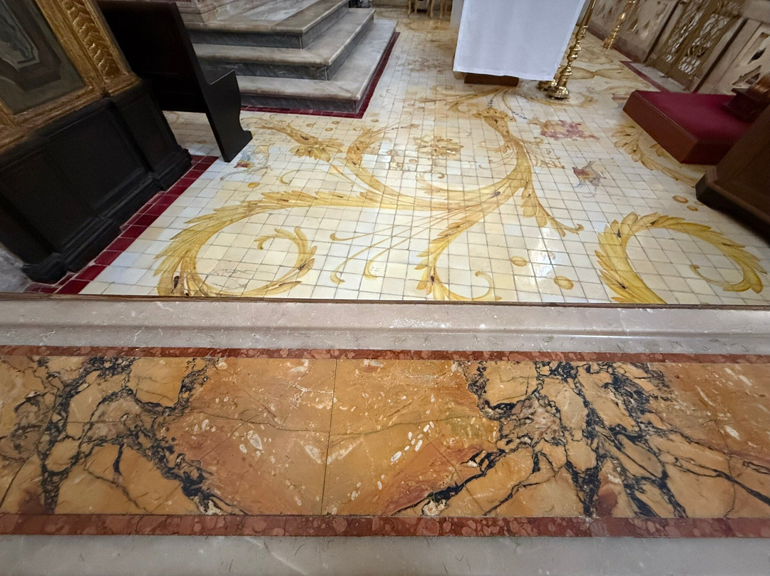 Chiesa Madre di S. Maria Assunta-波利尼亚诺阿马雷必去景点