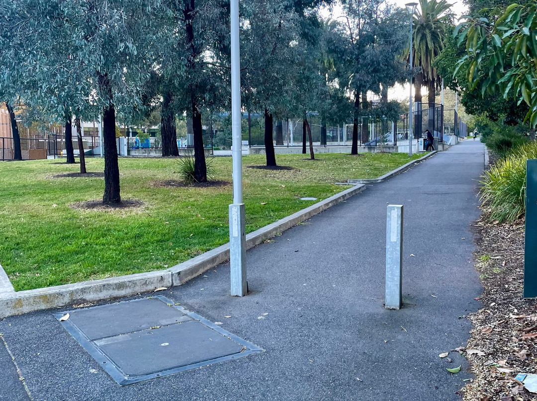 Neill Street Reserve-Carlton必去景点