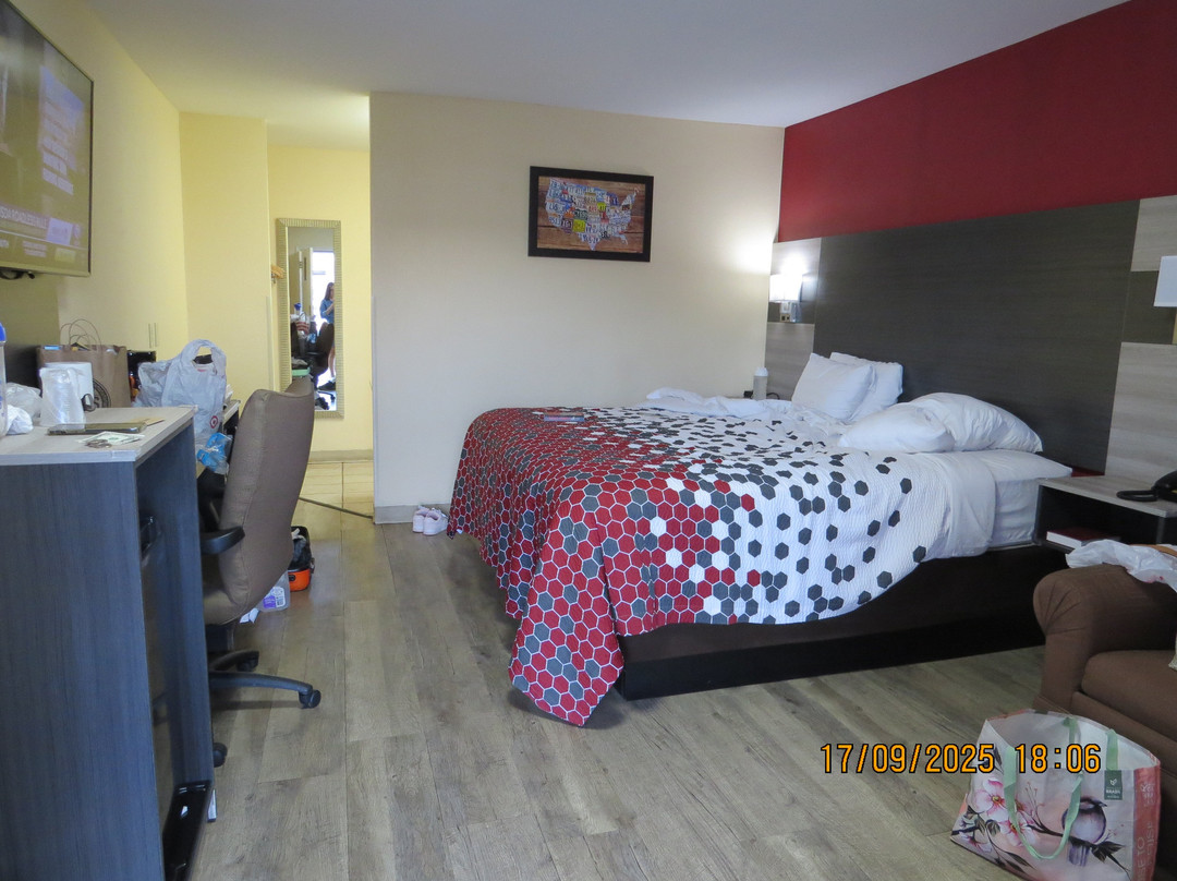 Econo Lodge Inn & Suites主图