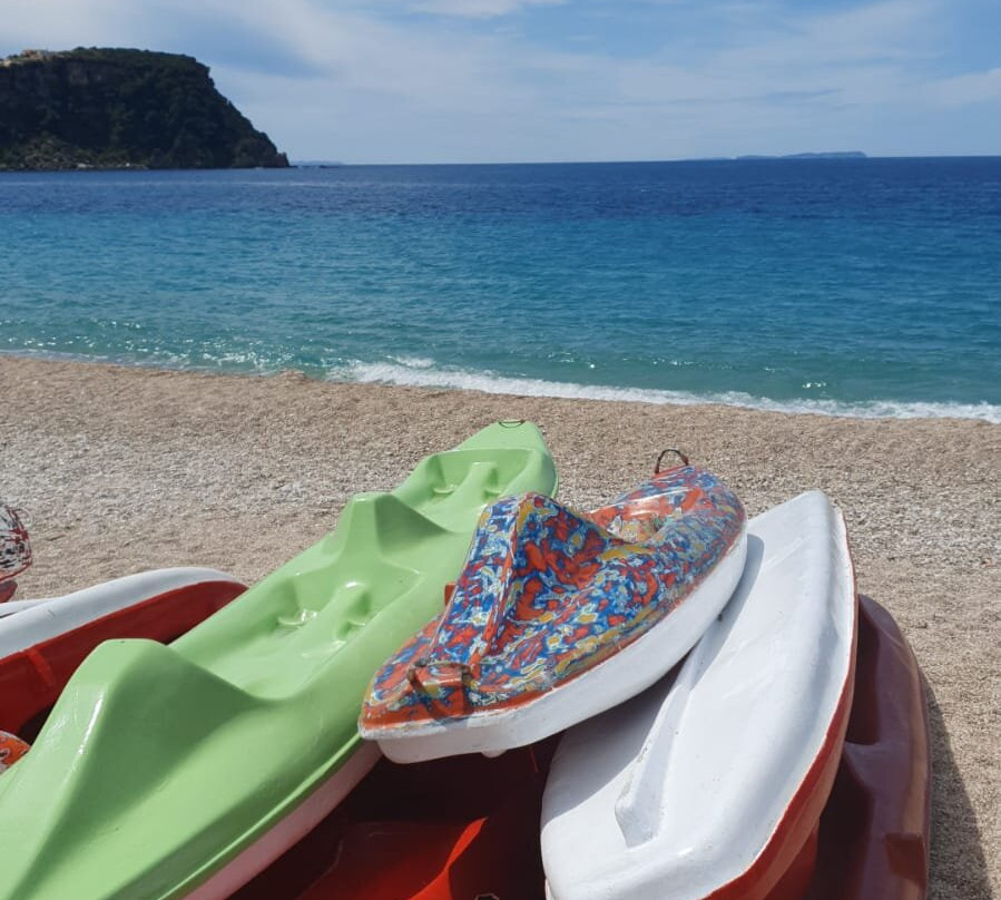 Livadhi Beach-Himare必去景点