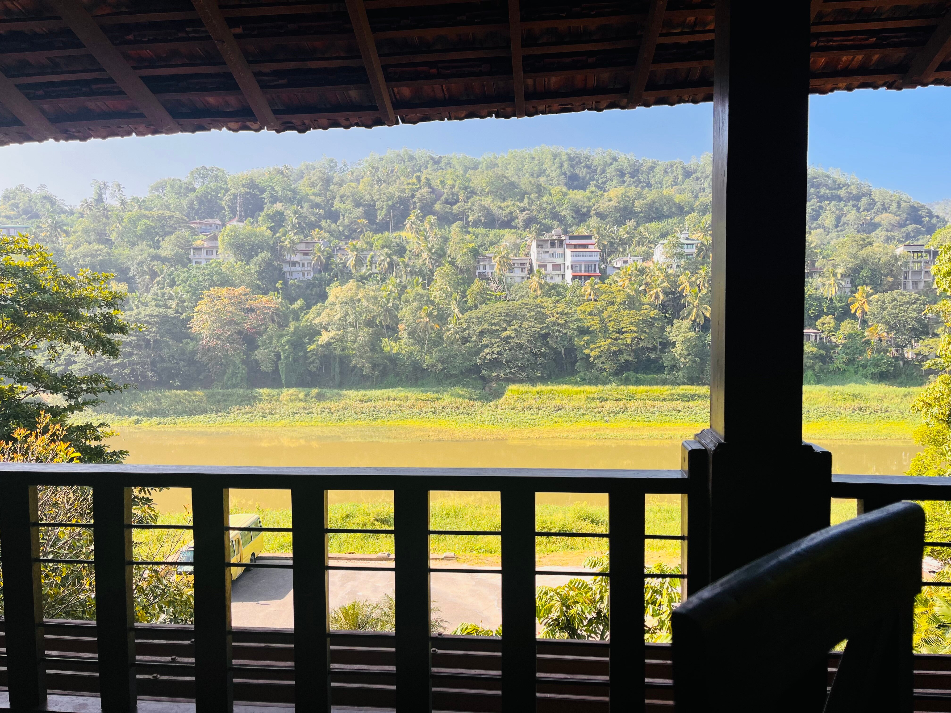 锡兰石简易别墅酒店-官方