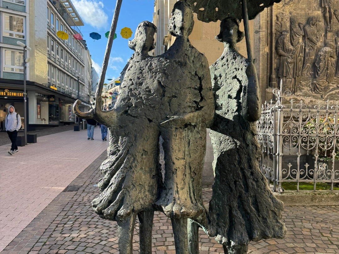 Regenschirmdamen-亚琛必去景点