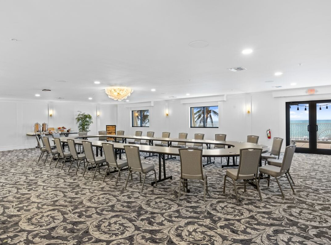 日晷海滩度假温泉酒店主图