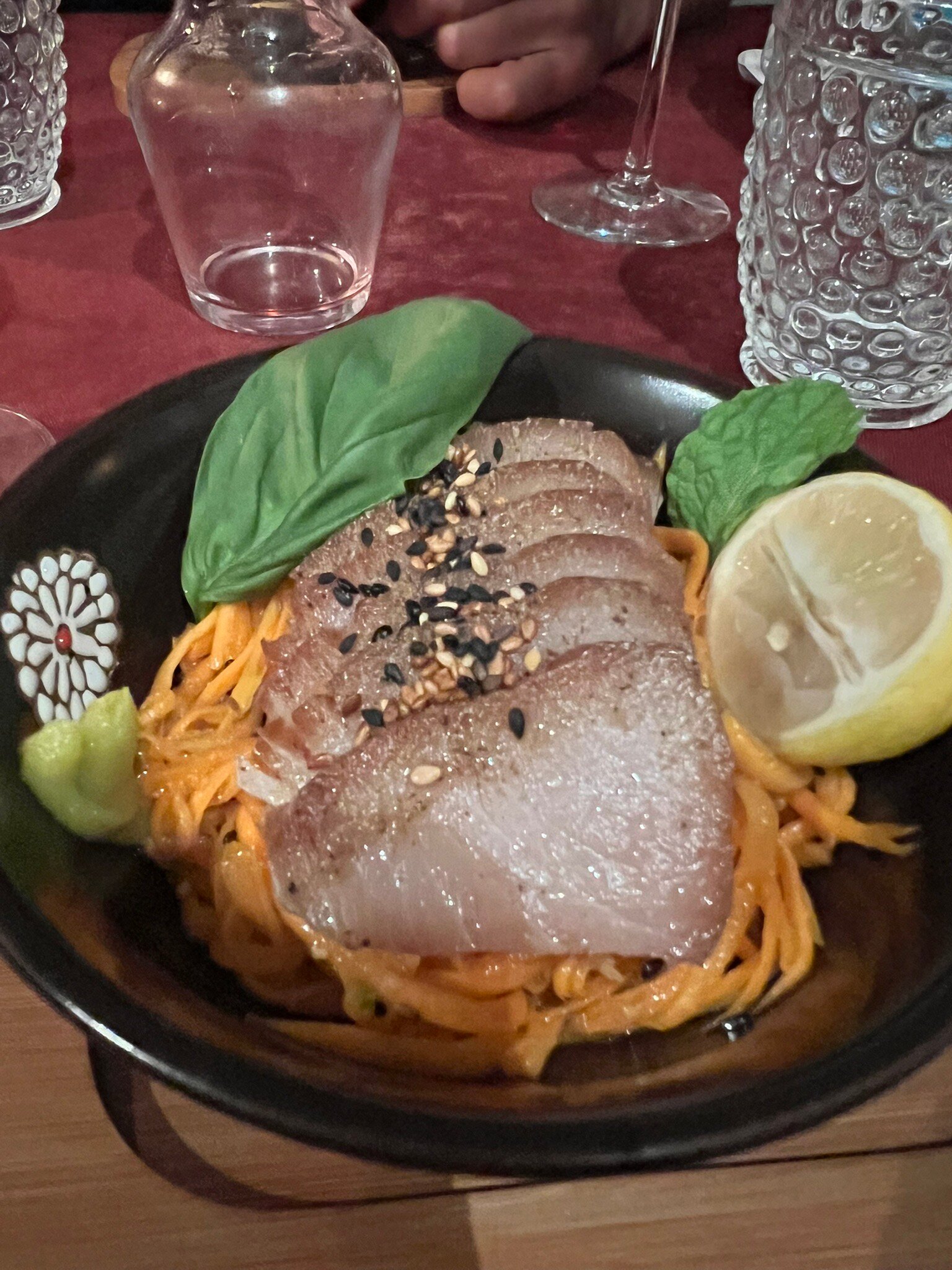 The Litchi Tree-官方