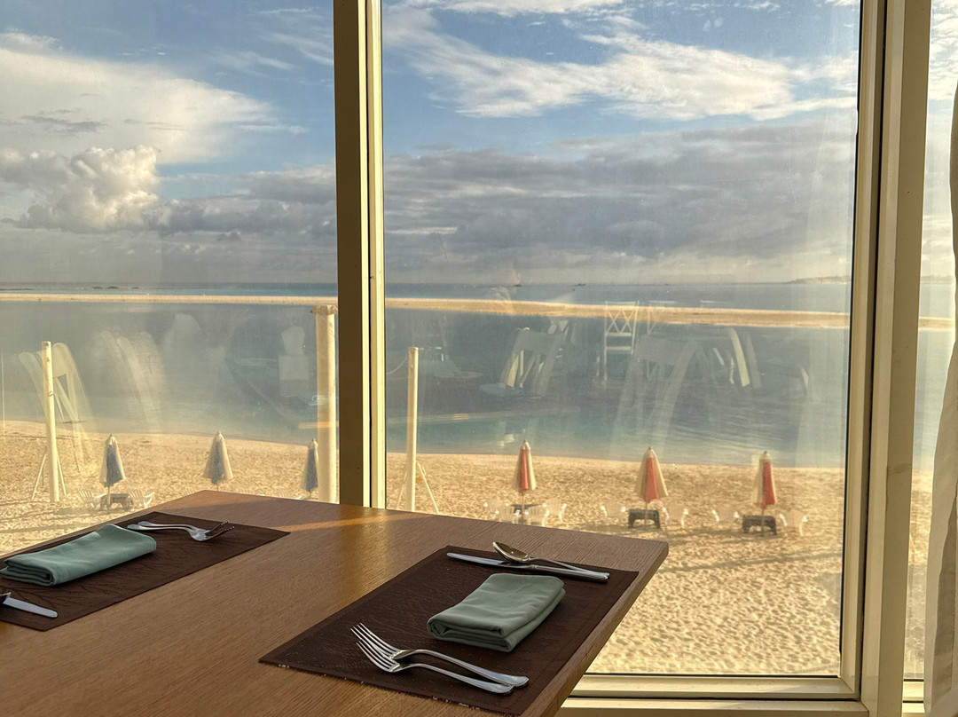 Triumph White Sands主图