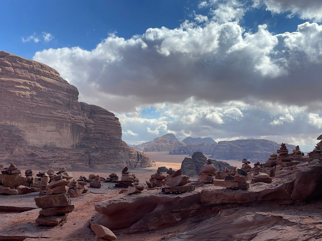 Bedouin host camp& with tour-Wadi Rum Village必去景点