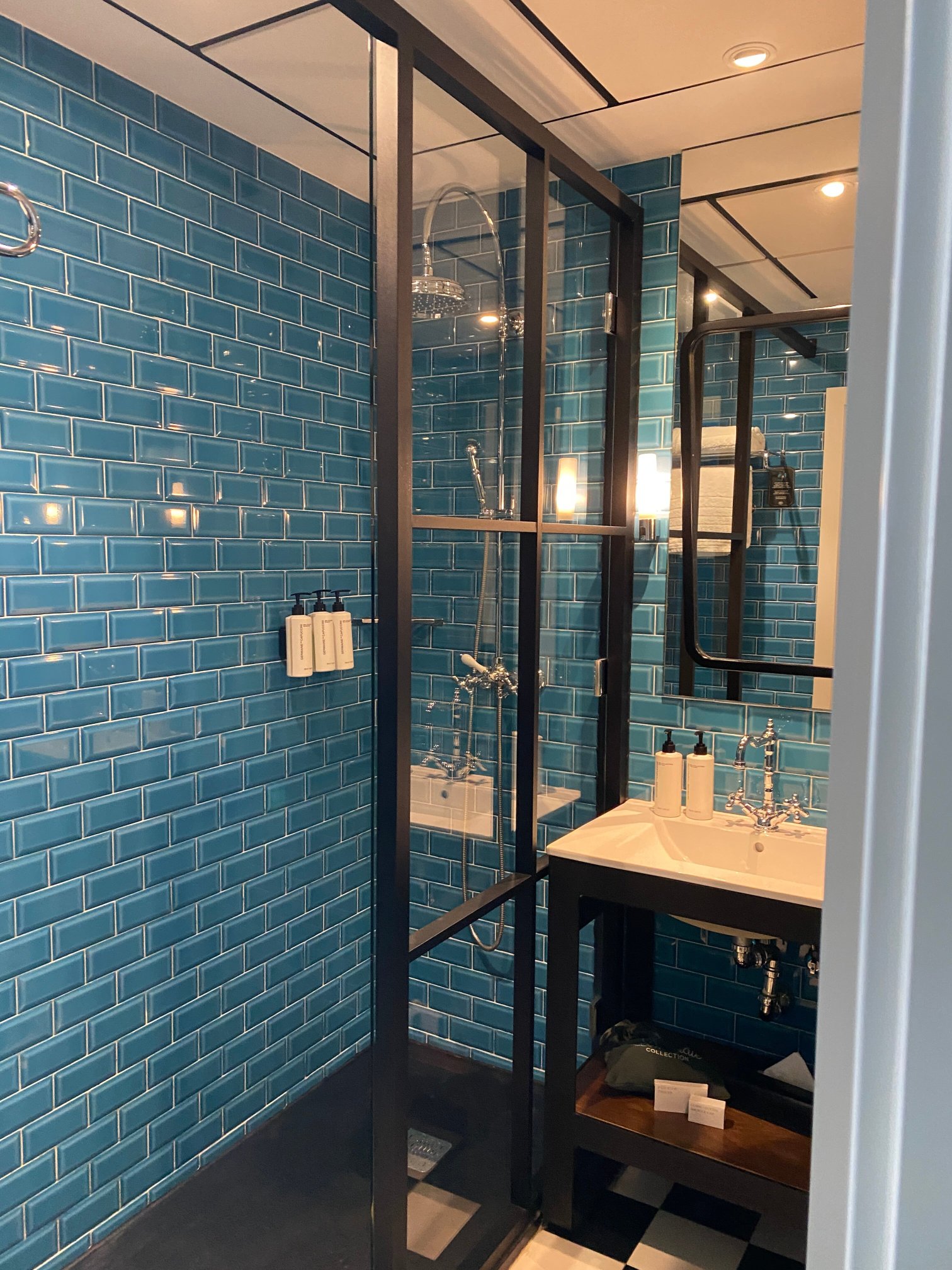 瓦莱里娅室友酒店-浴室