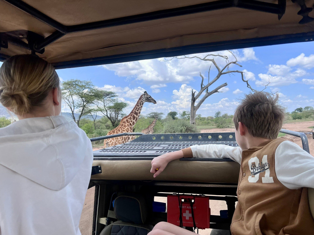 Mwewe Expeditions-阿鲁沙国家公园必去景点