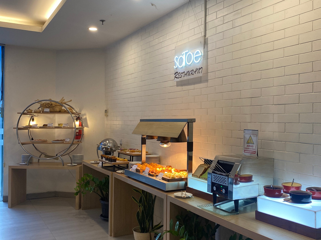 Hotel Santika Mega City Bekasi主图