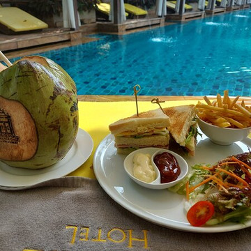 宫门度假酒店主图