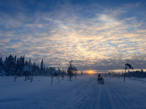 Tokka Snowmobile Safaris & Rentals-Sirkka必去景点