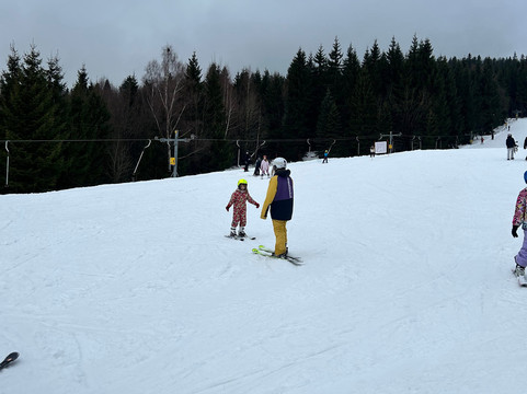 SnowMonkey Ski & Snb School & Rental-什平德莱鲁夫姆林必去景点