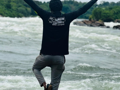 Busowoko Waterfalls-金贾必去景点