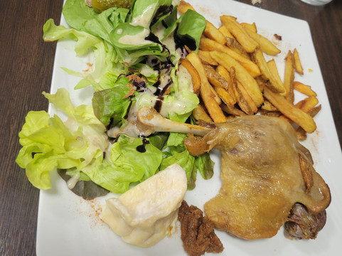 拉珀斯特酒店主图