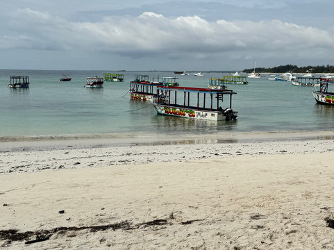 蓝花楹海滩度假村主图