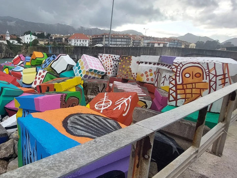 Los Cubos de la Memoria-利亚内斯必去景点