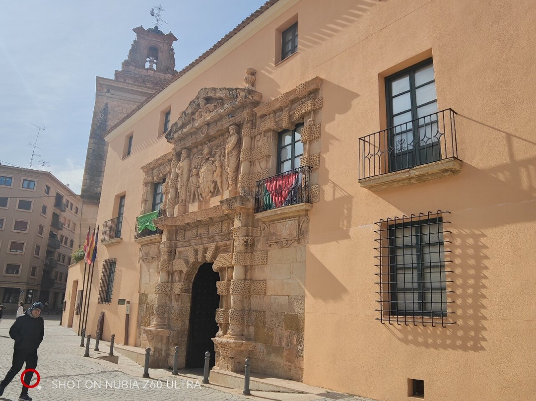 Palacio de los Condes de Cirat-Almansa必去景点