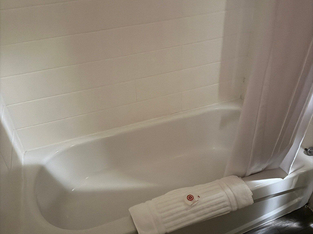 东部舒适套房酒店主图