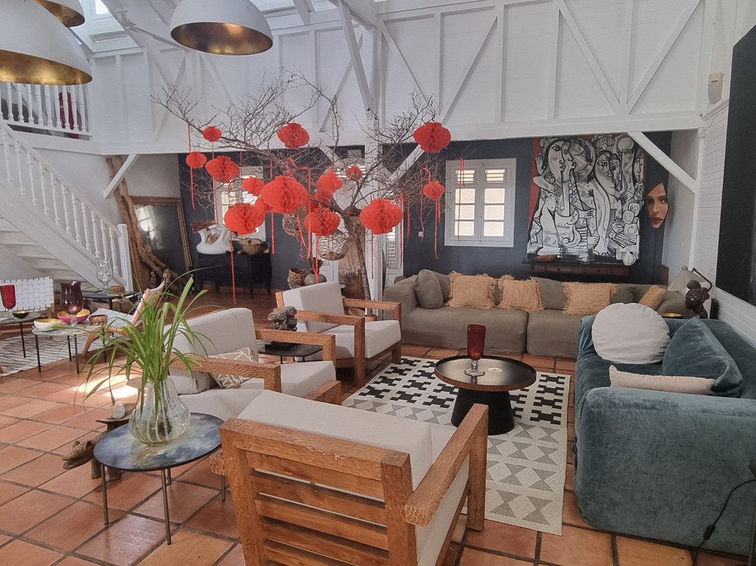 阳光普照酒店主图