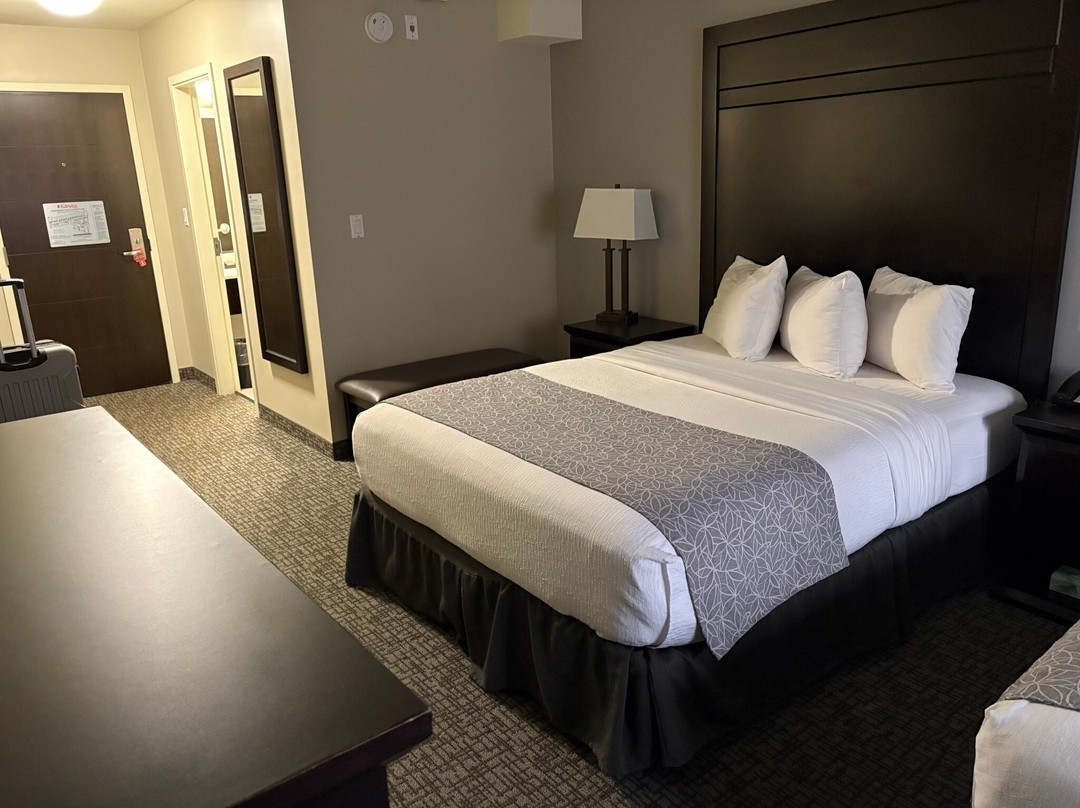 The Kanata Blairmore Hotel主图