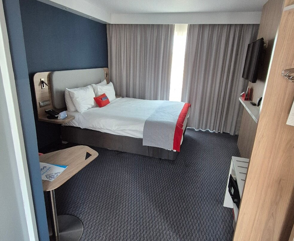 Holiday Inn Express 苏黎世机场智选假日酒店主图