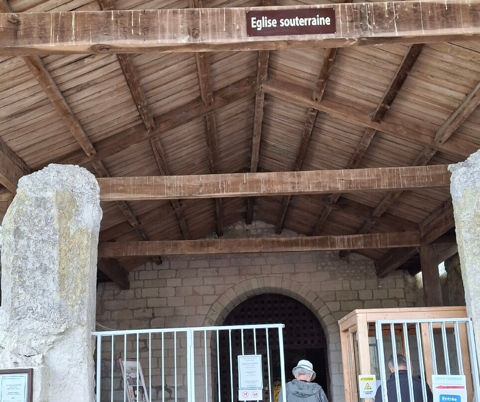 Monolithic Church of Saint-Jean of Aubeterre-Aubeterre-sur-Dronne必去景点