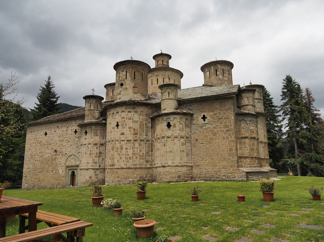 Church of the Holy Cross at Doliana of Krania-Krania必去景点