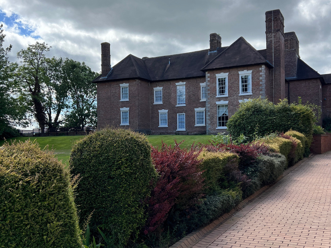 特尔福德高尔夫度假水疗酒店主图