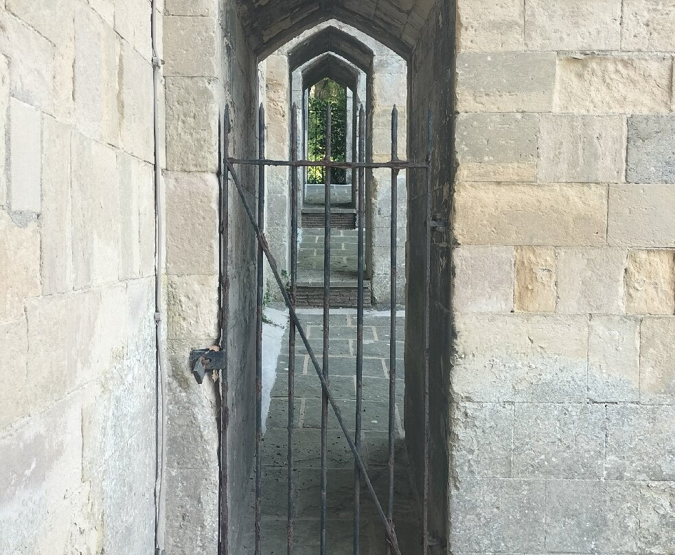 St. Leonard's Church-海斯必去景点