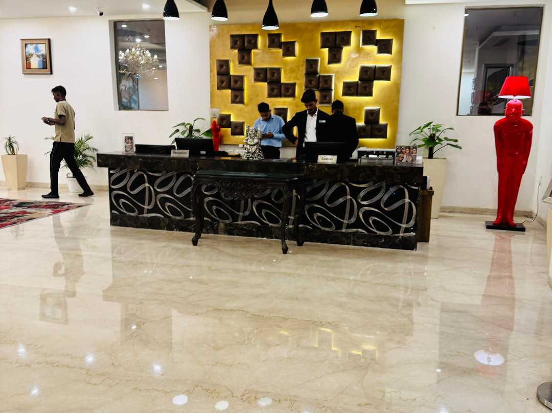 温德姆华美达尼姆拉纳酒店主图