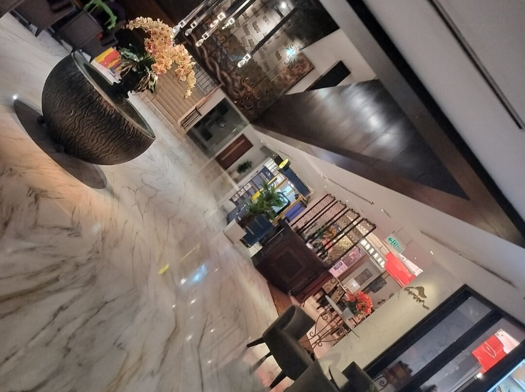 蓝天酒店主图