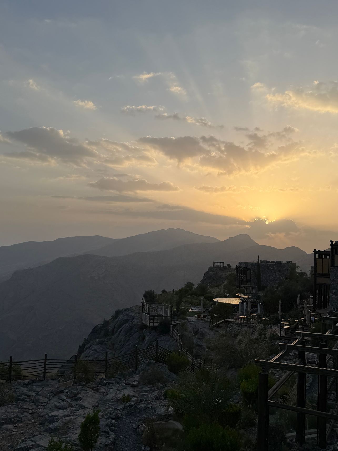 杰贝阿里阿赫达尔阿丽拉酒店-旅行者