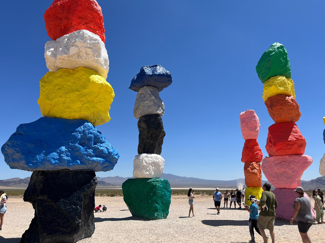 Seven Magic Mountains-Jean必去景点