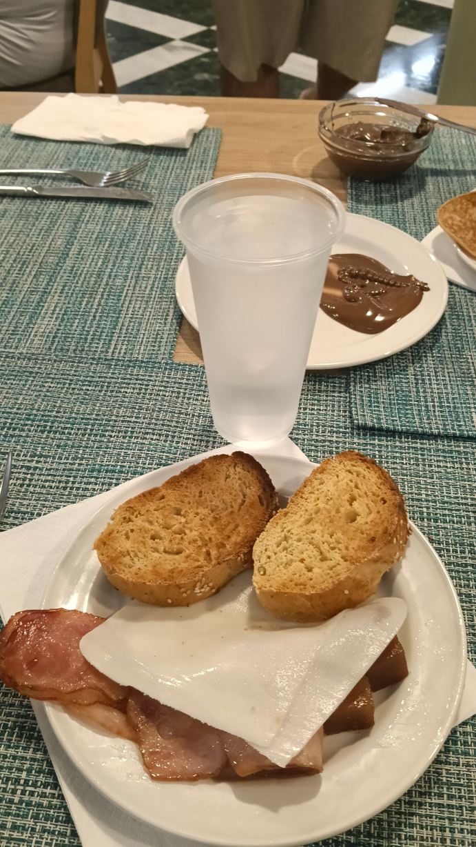 德尔科托格兰酒店-旅行者