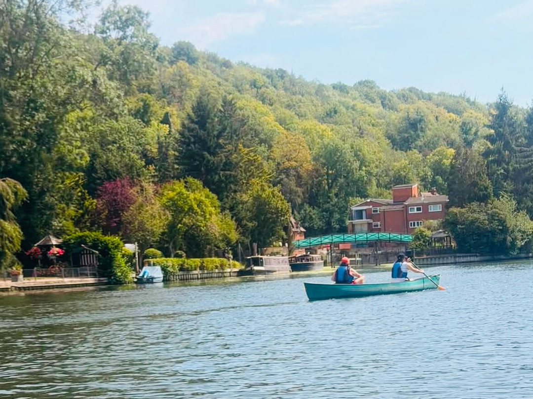Henley Canoe Hire-泰晤士河畔亨利必去景点