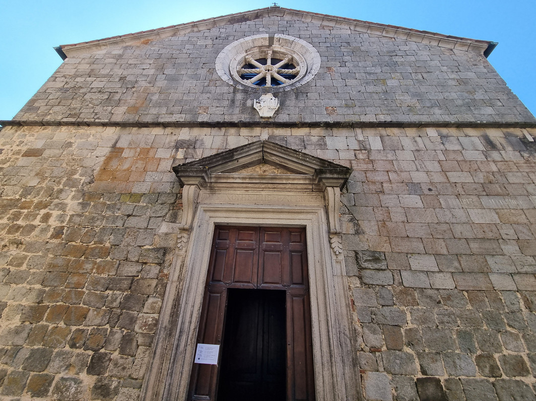 Pieve delle Sante Flora e Lucilla-Santa Fiora必去景点