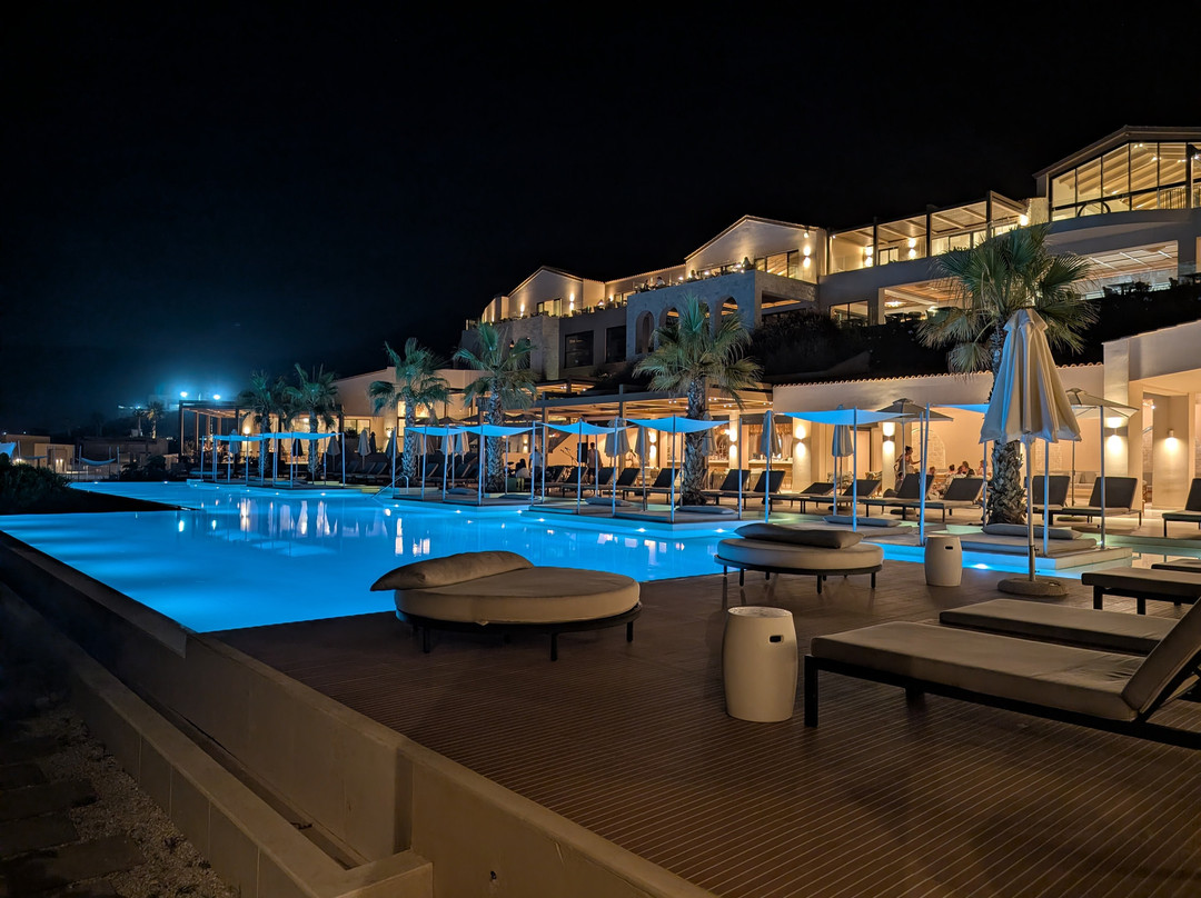 Oros Luxury Beach Resort