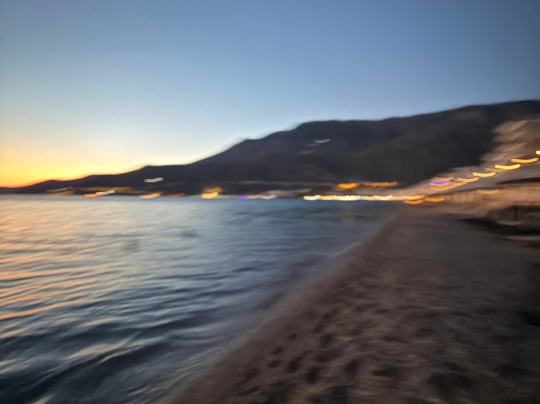 Loutraki Beach-路特奇必去景点