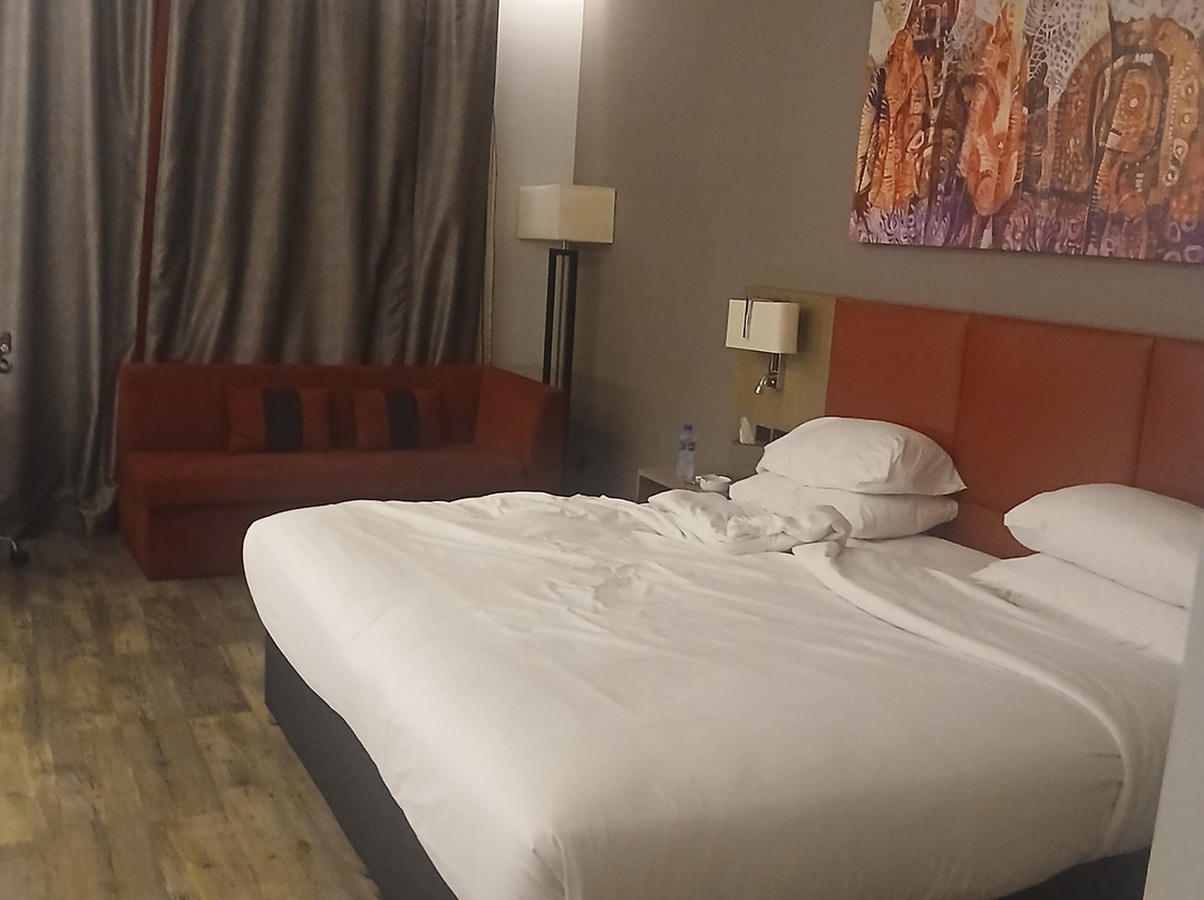 马斯喀特-阿尔古布拉华美达安可酒店主图