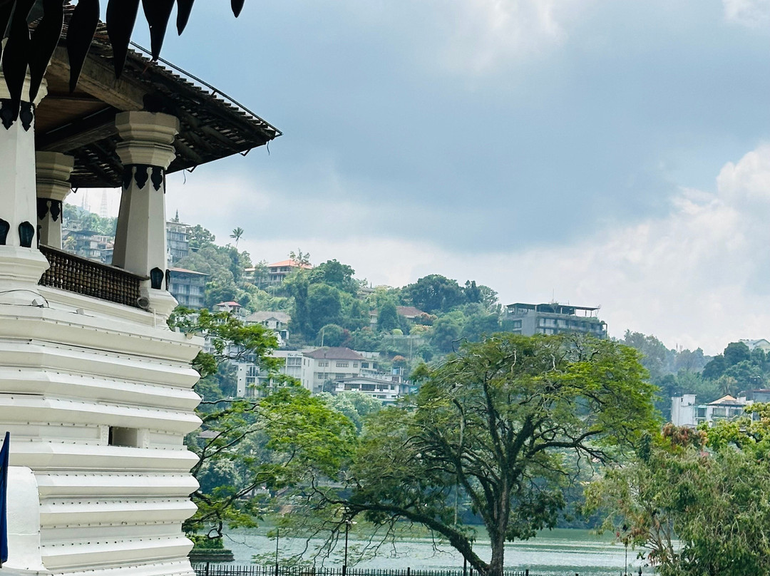 佛牙寺-康提必去景点