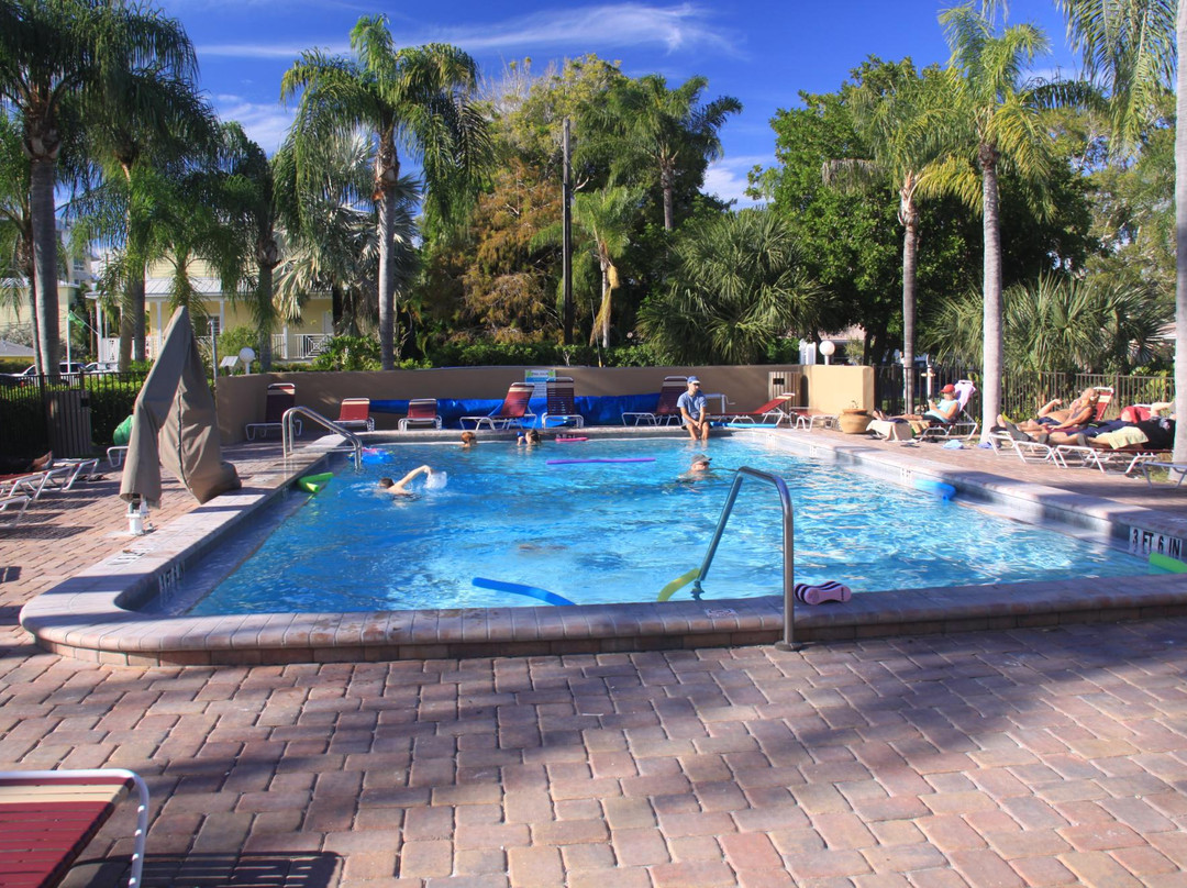 Gulf Gate Estates酒店住宿-卡普里西斯塔酒店