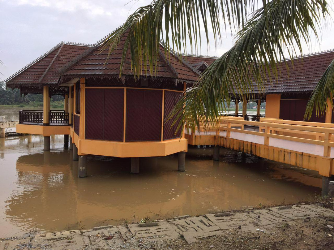 Kampung Gajah酒店住宿-Pasir Salak Resort