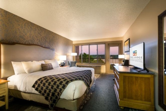 Four Seasons酒店住宿-四季旅馆