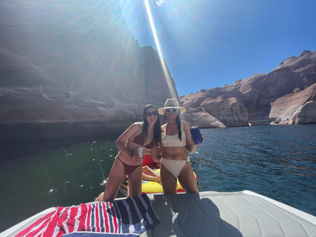 Skoony's Lake Powell Adventure景点图片