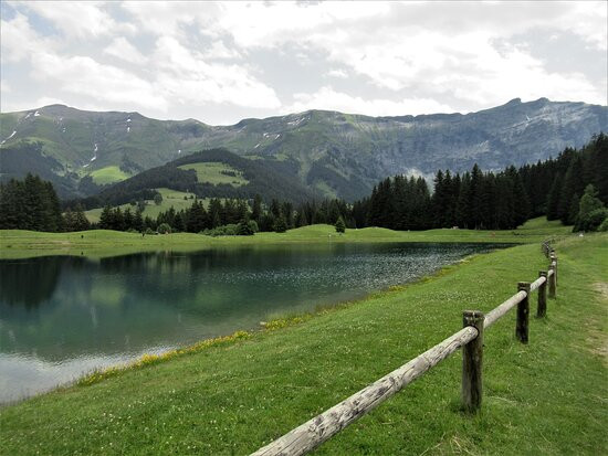 Lac de Javen景点图片