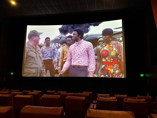 AMC Framingham 16-弗雷明汉必去景点