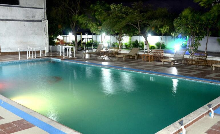 V Resorts Etranger Mhaismal