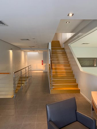 The Dragon Hotel & Resort主图