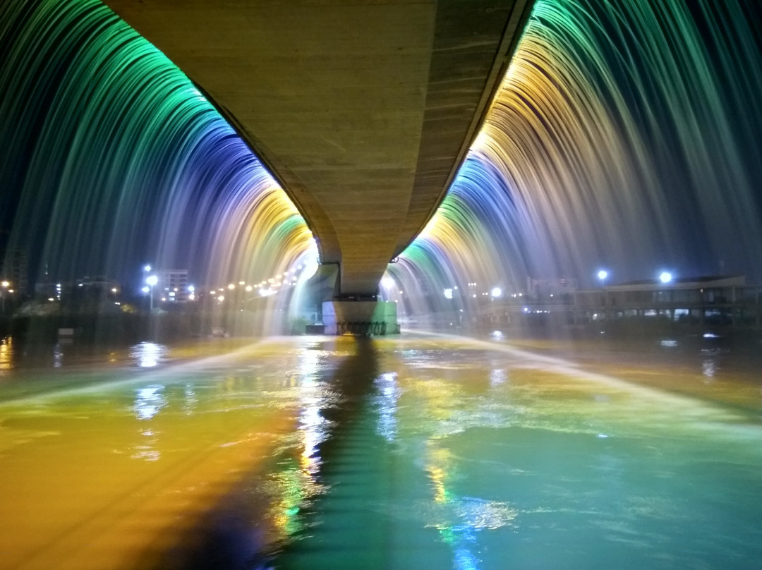 Ali-ibn-Mahziar bridge景点图片